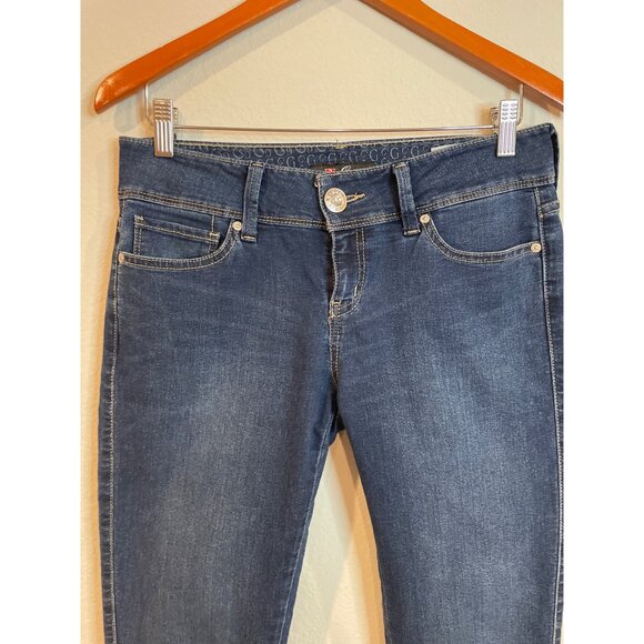 Guess Med Wash Sarah Fit Med Rise Skinny Jean - Picture 4 of 7